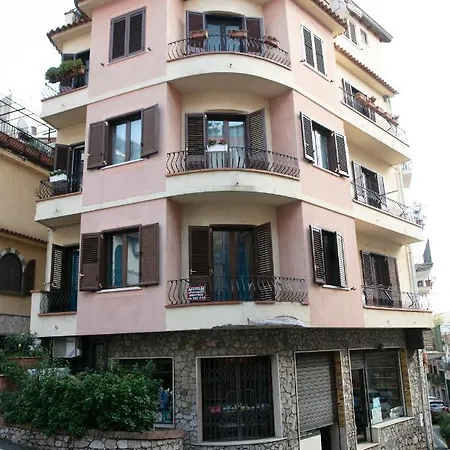 Aria Di Sicilia Hotel *